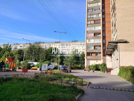 Продам комнату в 6-комн. квартире, Гражданский пр-кт, 128к2, Санкт-Петербург г