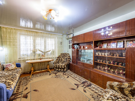 Продам трехкомнатную (3-комн.) квартиру, Школьная ул, 26, Маленькое с