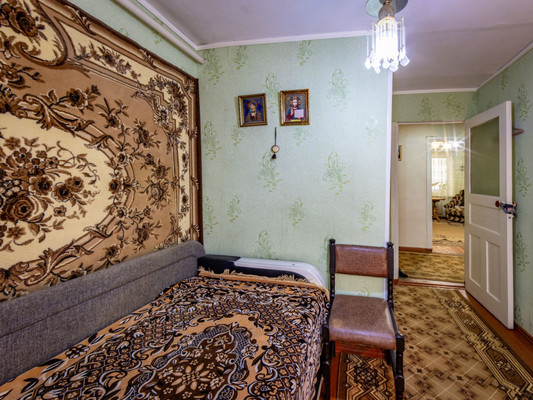 Продам трехкомнатную (3-комн.) квартиру, Школьная ул, 26, Маленькое с