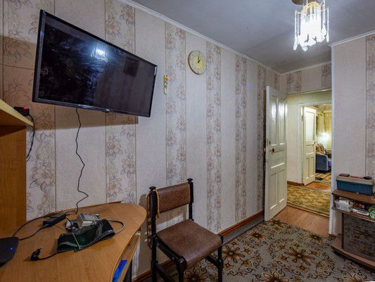 Продам трехкомнатную (3-комн.) квартиру, Школьная ул, 26, Маленькое с