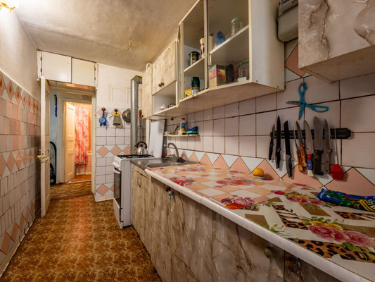 Продам трехкомнатную (3-комн.) квартиру, Школьная ул, 26, Маленькое с