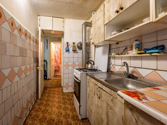 Продам трехкомнатную (3-комн.) квартиру, Школьная ул, 26, Маленькое с