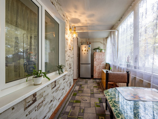 Продам трехкомнатную (3-комн.) квартиру, Школьная ул, 26, Маленькое с