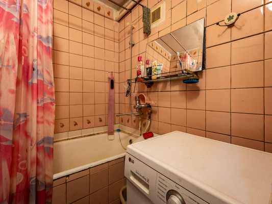 Продам трехкомнатную (3-комн.) квартиру, Школьная ул, 26, Маленькое с