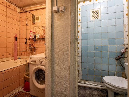 Продам трехкомнатную (3-комн.) квартиру, Школьная ул, 26, Маленькое с