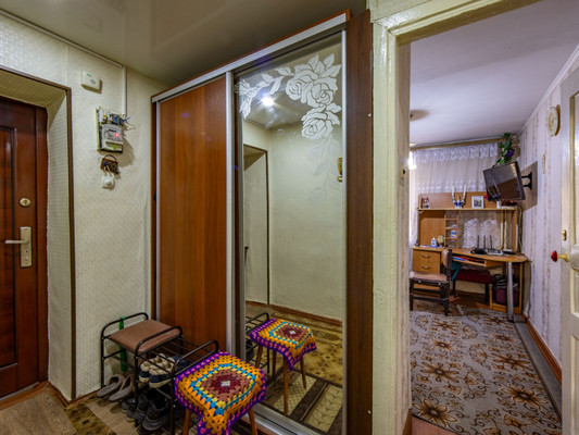 Продам трехкомнатную (3-комн.) квартиру, Школьная ул, 26, Маленькое с