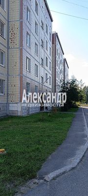 Продам трехкомнатную (3-комн.) квартиру, Калинина ул, 14, Приозерск г