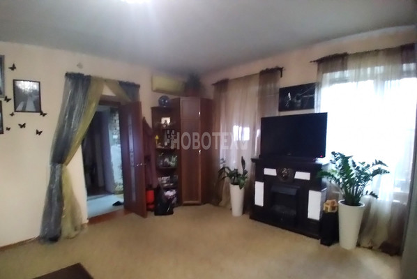 Продам двухкомнатную (2-комн.) квартиру, Ленина ул, 178, Ильский пгт