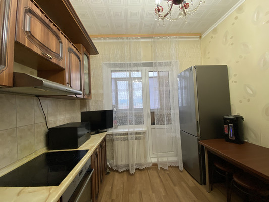 Продам двухкомнатную (2-комн.) квартиру, Северная ул, 48, Нижневартовск г