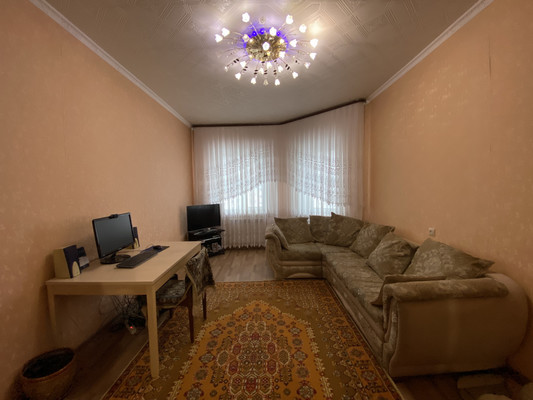 Продам двухкомнатную (2-комн.) квартиру, Северная ул, 48, Нижневартовск г