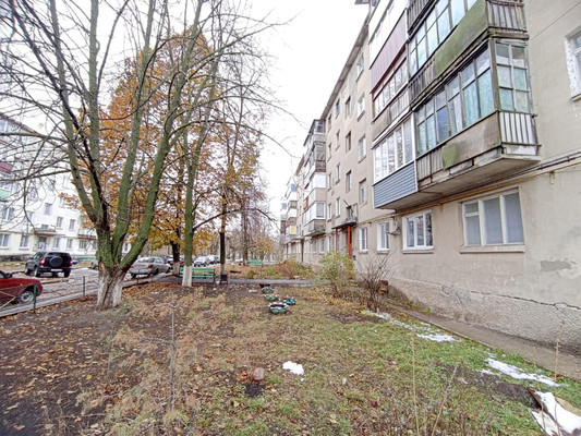 Продам двухкомнатную (2-комн.) квартиру, Волкова ул, 15, Новомичуринск г