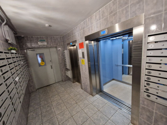 Продам двухкомнатную (2-комн.) квартиру, Пискунова ул, 148к5, Иркутск г