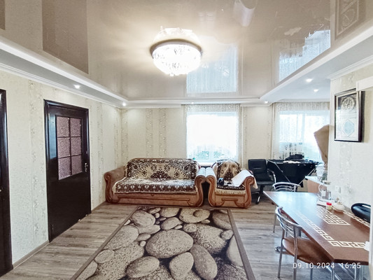 Продам трехкомнатную (3-комн.) квартиру, Крымских Партизан ул, 23, Симферополь г