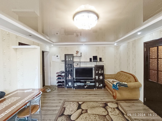 Продам трехкомнатную (3-комн.) квартиру, Крымских Партизан ул, 23, Симферополь г