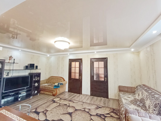 Продам трехкомнатную (3-комн.) квартиру, Крымских Партизан ул, 23, Симферополь г