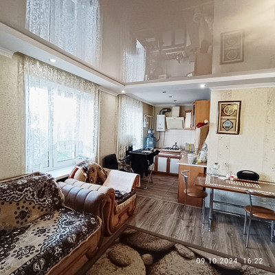 Продам трехкомнатную (3-комн.) квартиру, Крымских Партизан ул, 23, Симферополь г