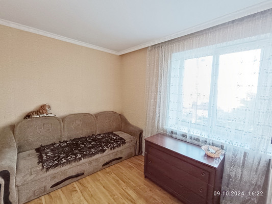 Продам трехкомнатную (3-комн.) квартиру, Крымских Партизан ул, 23, Симферополь г