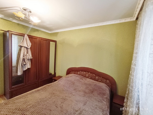 Продам трехкомнатную (3-комн.) квартиру, Крымских Партизан ул, 23, Симферополь г