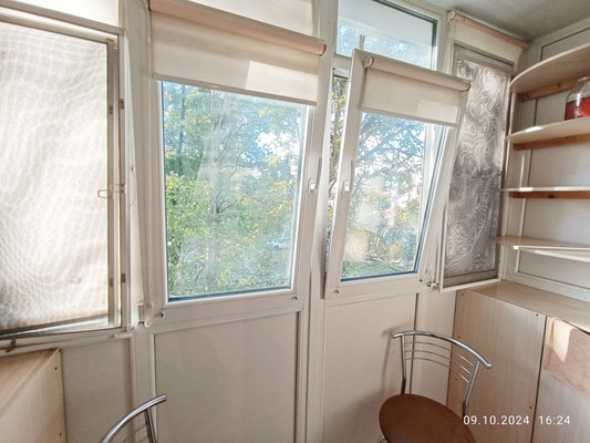 Продам трехкомнатную (3-комн.) квартиру, Крымских Партизан ул, 23, Симферополь г