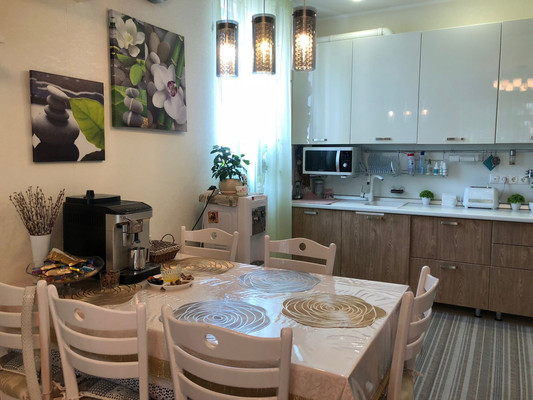 Продам трехкомнатную (3-комн.) квартиру, Тургенева ул, 29, Геленджик г