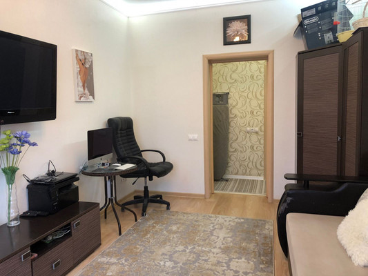 Продам трехкомнатную (3-комн.) квартиру, Тургенева ул, 29, Геленджик г