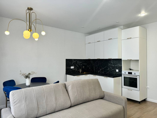 Продам трехкомнатную (3-комн.) квартиру, Домбайская ул, 55к6, Краснодар г