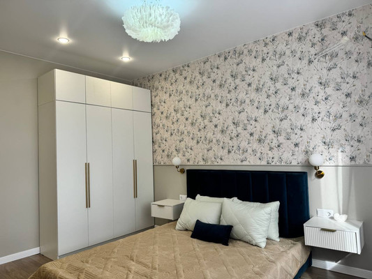 Продам трехкомнатную (3-комн.) квартиру, Домбайская ул, 55к6, Краснодар г