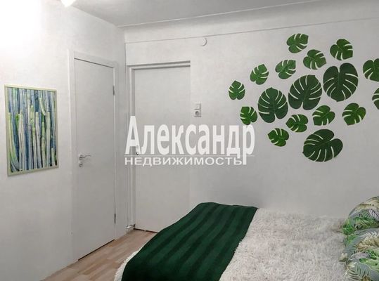 Продам трехкомнатную (3-комн.) квартиру, 1-я Советская ул, 12, Санкт-Петербург г