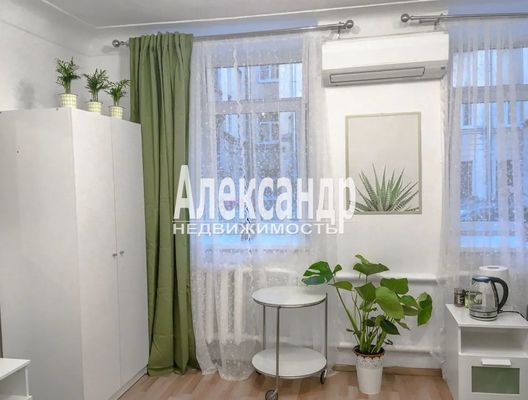 Продам трехкомнатную (3-комн.) квартиру, 1-я Советская ул, 12, Санкт-Петербург г