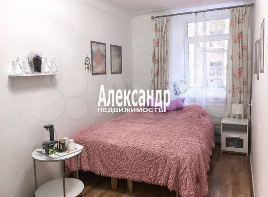 Продам трехкомнатную (3-комн.) квартиру, 1-я Советская ул, 12, Санкт-Петербург г