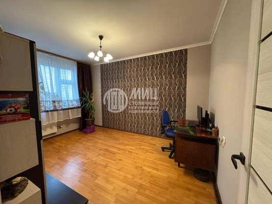 Продам трехкомнатную (3-комн.) квартиру, Защитников Москвы пр-кт, 13, Москва г