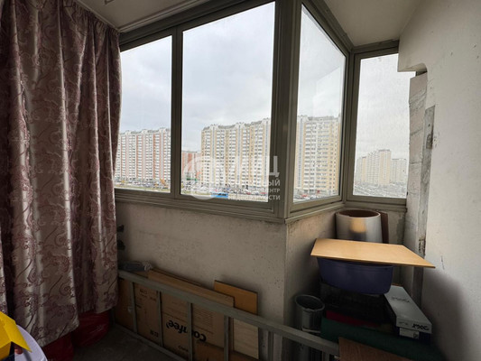 Продам трехкомнатную (3-комн.) квартиру, Защитников Москвы пр-кт, 13, Москва г