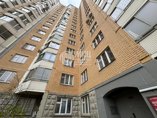 Продам трехкомнатную (3-комн.) квартиру, Защитников Москвы пр-кт, 13, Москва г