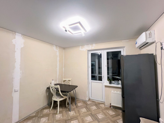 Продам двухкомнатную (2-комн.) квартиру, Шоссейная ул, 63к8, Яблоновский пгт