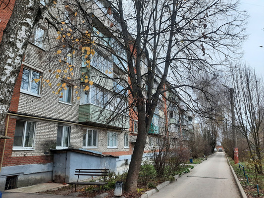 Продам однокомнатную (1-комн.) квартиру, Урицкого ул, 28, Алексин г