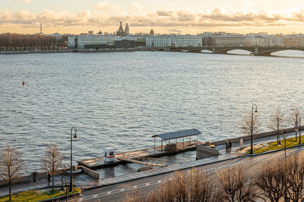 Продам многокомнатную квартиру, Петровская наб, 8, Санкт-Петербург г