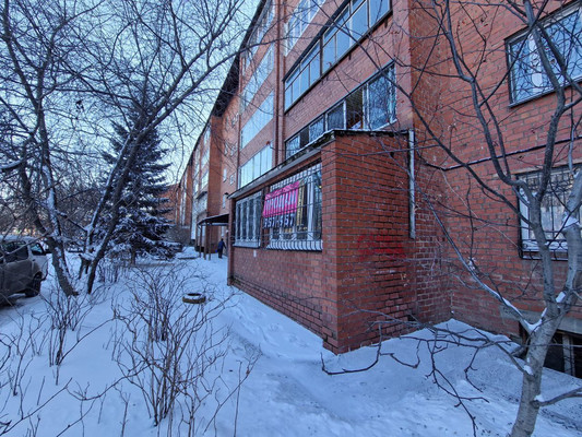 Продам трехкомнатную (3-комн.) квартиру, Красноказачья ул, 120к7, Иркутск г