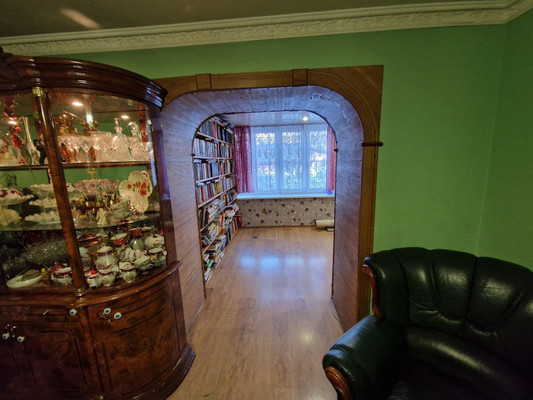 Продам трехкомнатную (3-комн.) квартиру, Красноказачья ул, 120к7, Иркутск г