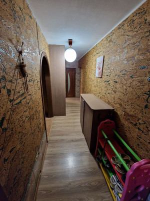 Продам трехкомнатную (3-комн.) квартиру, Красноказачья ул, 120к7, Иркутск г