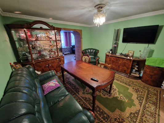 Продам трехкомнатную (3-комн.) квартиру, Красноказачья ул, 120к7, Иркутск г