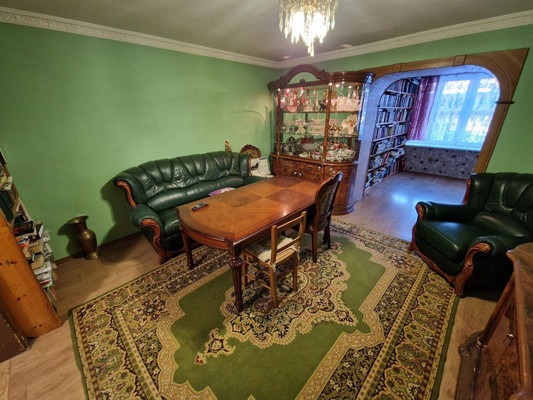 Продам трехкомнатную (3-комн.) квартиру, Красноказачья ул, 120к7, Иркутск г