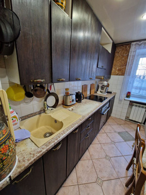 Продам трехкомнатную (3-комн.) квартиру, Красноказачья ул, 120к7, Иркутск г