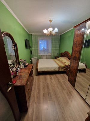 Продам трехкомнатную (3-комн.) квартиру, Красноказачья ул, 120к7, Иркутск г