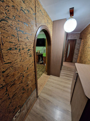 Продам трехкомнатную (3-комн.) квартиру, Красноказачья ул, 120к7, Иркутск г