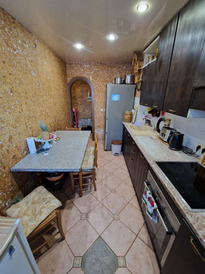 Продам трехкомнатную (3-комн.) квартиру, Красноказачья ул, 120к7, Иркутск г
