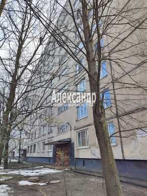 Продам многокомнатную квартиру, Дунайский пр-кт, д. 40 корп. 1, Санкт-Петербург г