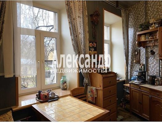 Продам трехкомнатную (3-комн.) квартиру, Александра Матросова ул, 14, Санкт-Петербург г