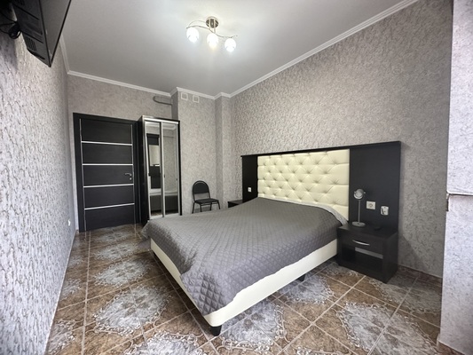 Продам двухкомнатную (2-комн.) квартиру, Мира ул, 15, Геленджик г