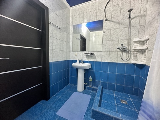 Продам двухкомнатную (2-комн.) квартиру, Мира ул, 15, Геленджик г