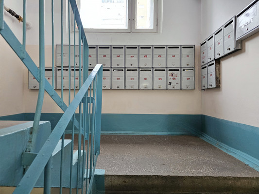 Продам трехкомнатную (3-комн.) квартиру, Докучаева ул, 32, Пермь г